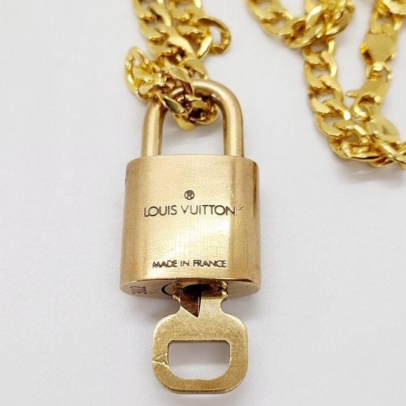 Louis Vuitton Lock & Key #302 On Gold Plated 28 Inch Chain With Box & Dustbag - Picture 3 of 7